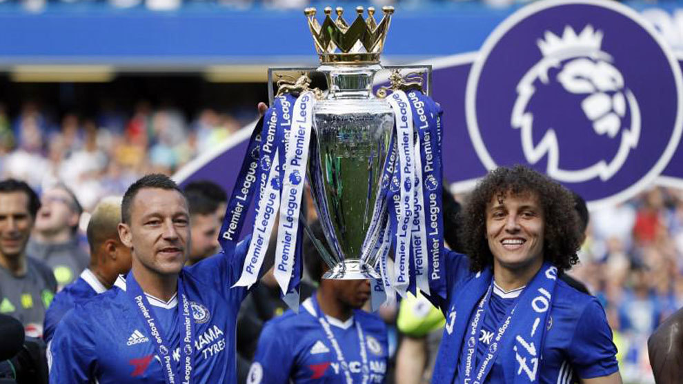 Terry y David Luiz, con el ttulo de campeon de la Premier