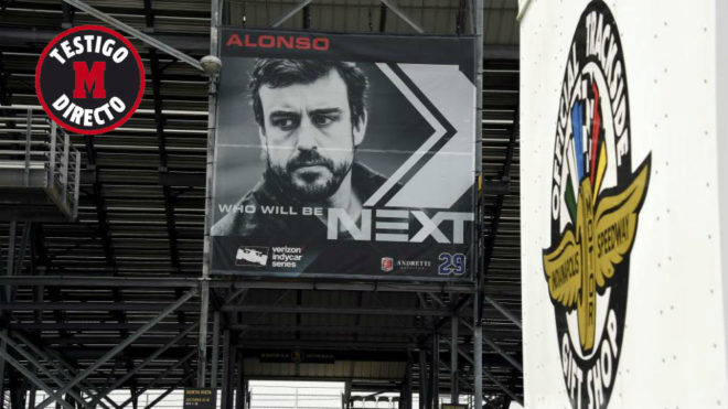 Alonso, en uno de los carteles promocionales que adornan el circuito...