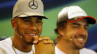 Hamilton y Alonso sonren en la rueda de prensa previa al GP de...