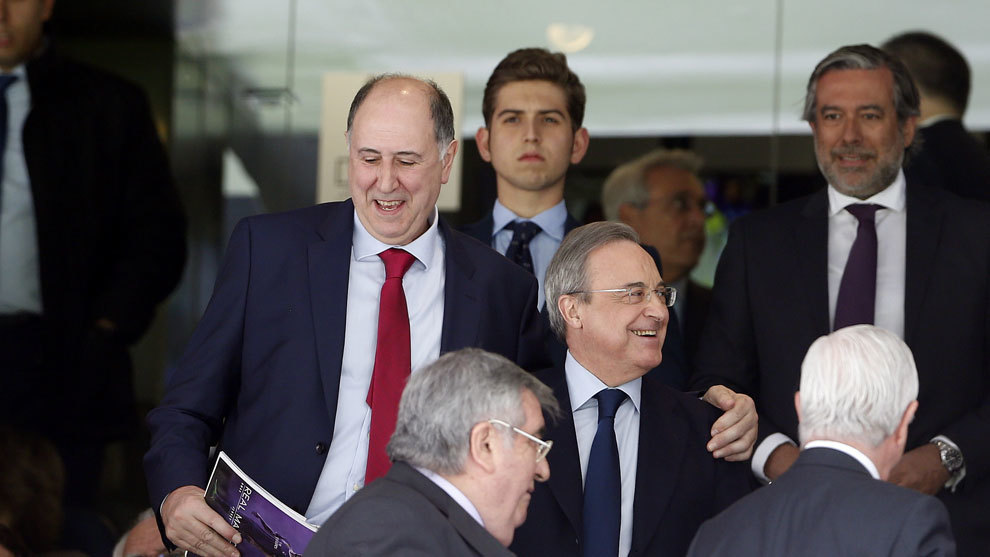 Querejeta junto a Florentino Prez durante el Real Madrid - Alavs