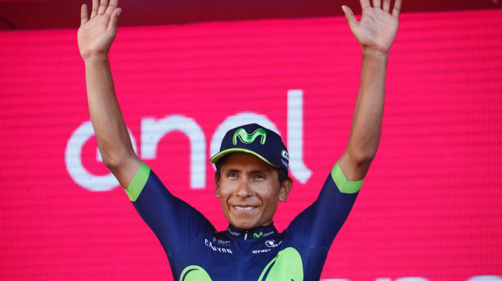 Nairo Quintana subiendo al segundo cajn del podio final del Giro.