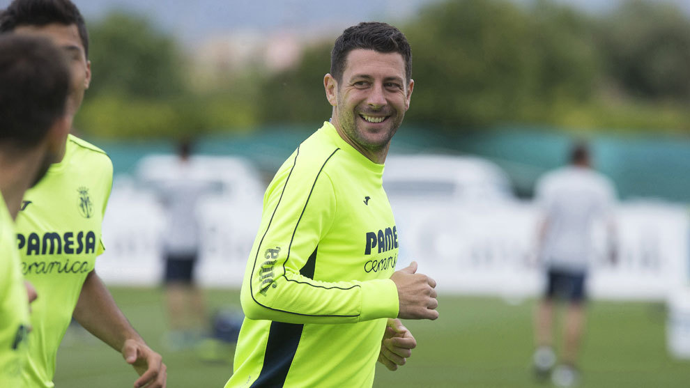 Bonera durante un entrenamiento con el Villarreal