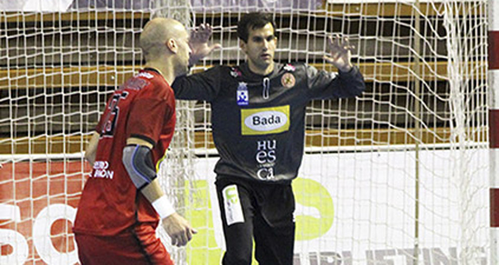 Jorge Gmez Lite durante un partido con el Huesca