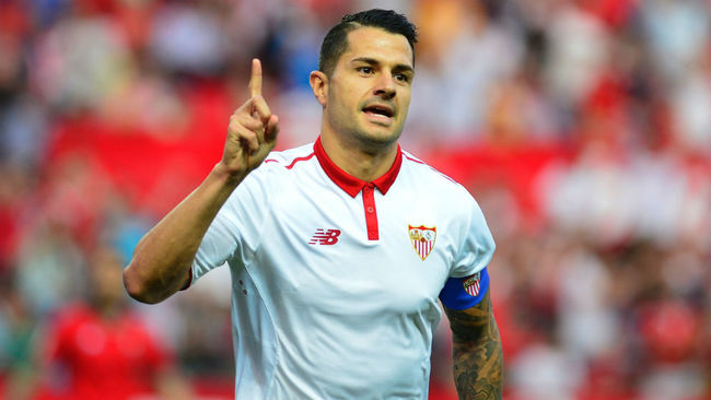 Vitolo celebra un gol tras anotar un tanto con el Sevilla en este...