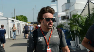 Fernando Alonso, entrando en el circuito Gilles Villeneuve hoy jueves