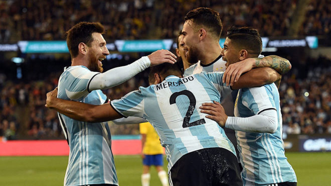 As celebraron los argentinos el gol de Mercado.