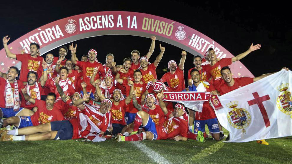 Los jugadores del Girona celebran el ascenso