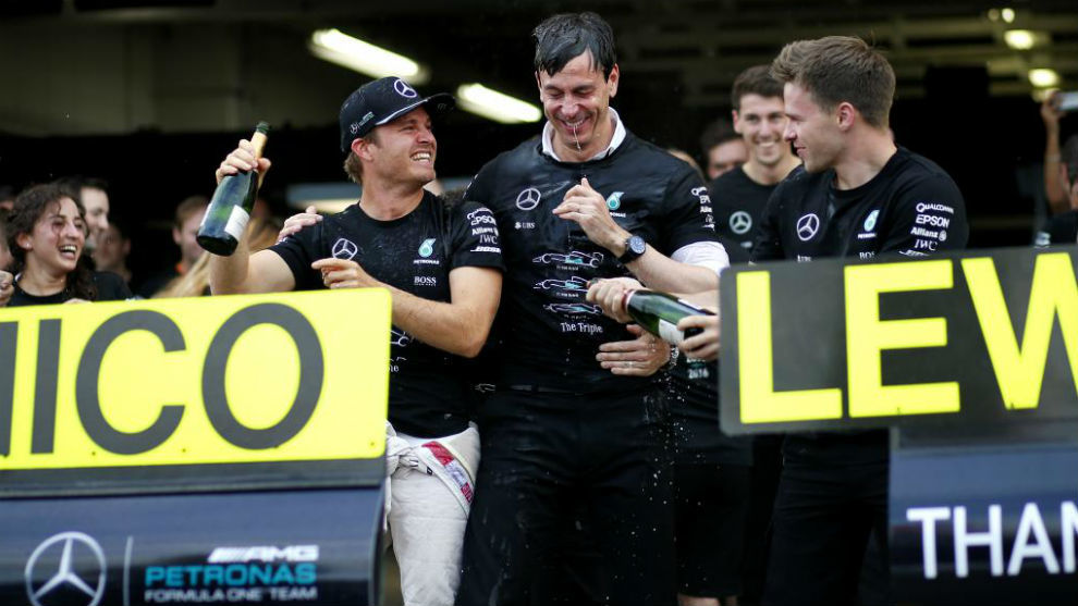 Wolff y Rosberg celebrando una victoria la pasada temporada
