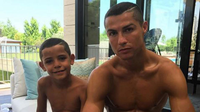 Cristiano Ronaldo Junior se atreve con el corte de pelo de su padre