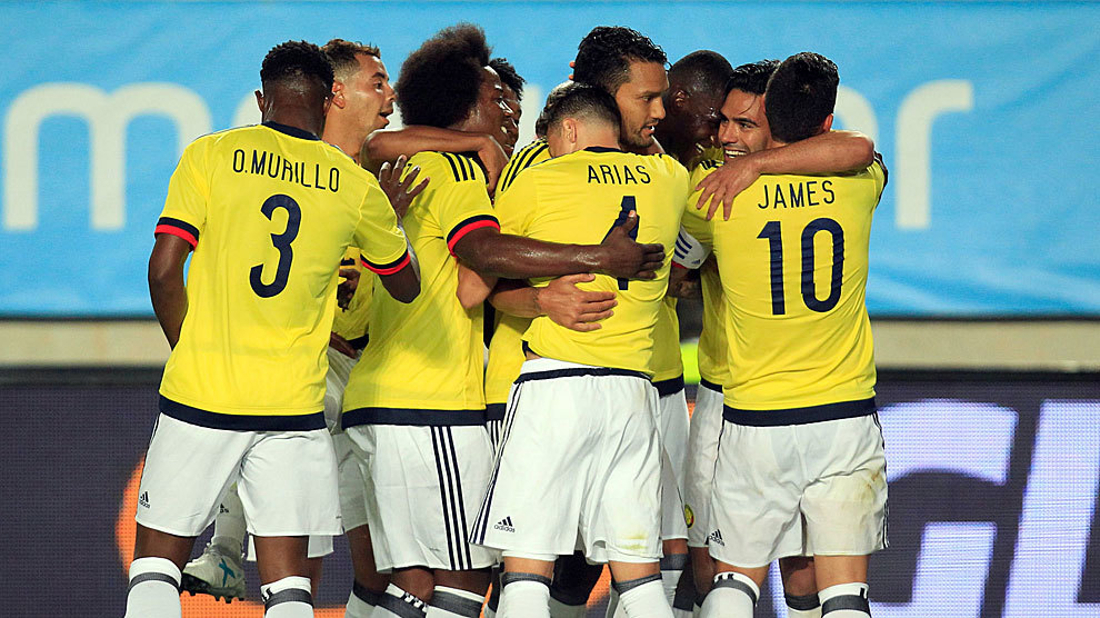 Los jugadores de Colombia celebran un gol ante Espaa.