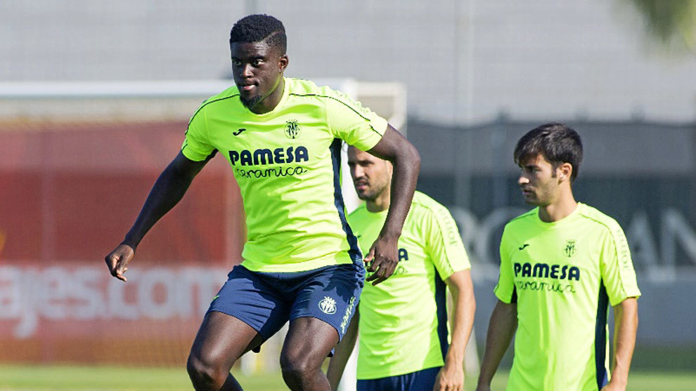 N&apos;Diaye (27), en un entrenamiento con el Villarreal.