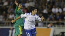 Gaku Shibasaki disputa un baln con Aridane durante el partido del...