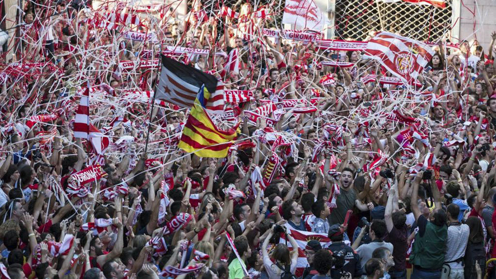 La aficin del Girona celebrando el ascenso
