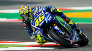Rossi pilota su Yamaha en el pasado GP de Catalua.