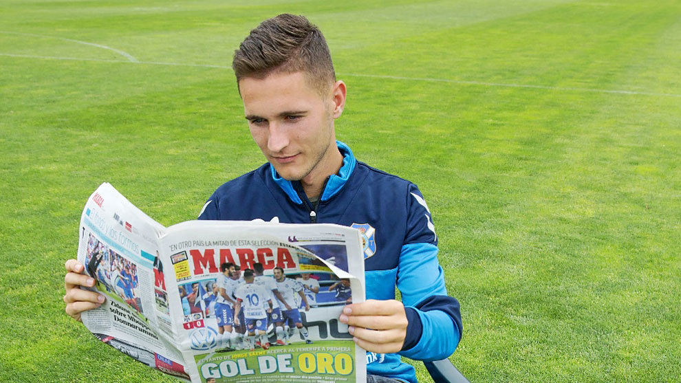 Jorge Senz (20) lee en MARCA la crnica del partido que puede...