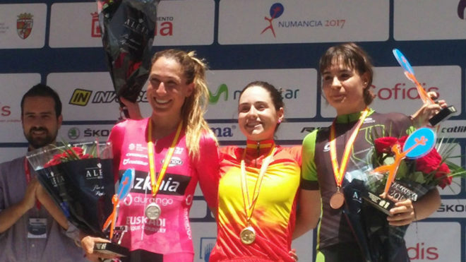 El podio femenino del Campeonato de Espaa contrarreloj.