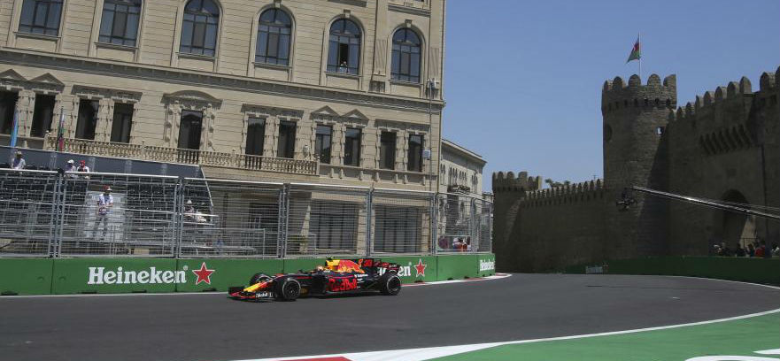 Verstappen domina los dos libres por delante de Ferrari y Mercedes