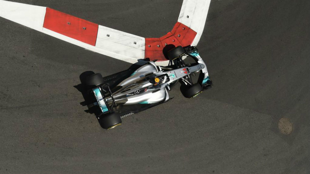 Hamilton ya va a por Schumacher, Sainz partir decimoquinto
