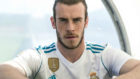 Bale con la nueva equipacin del Madrid