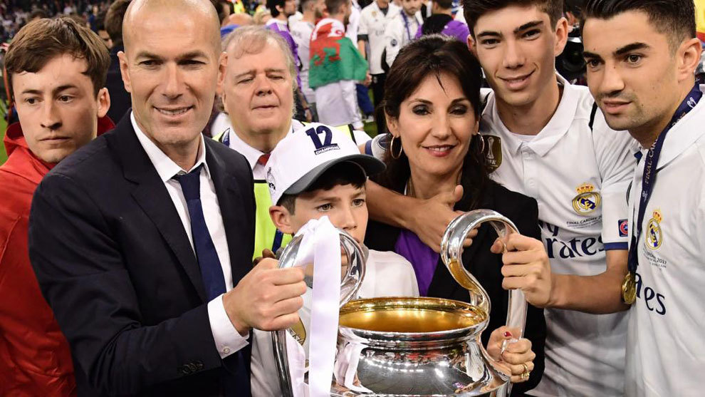 Zidane, junto a su familia tras ganar la Duodcima