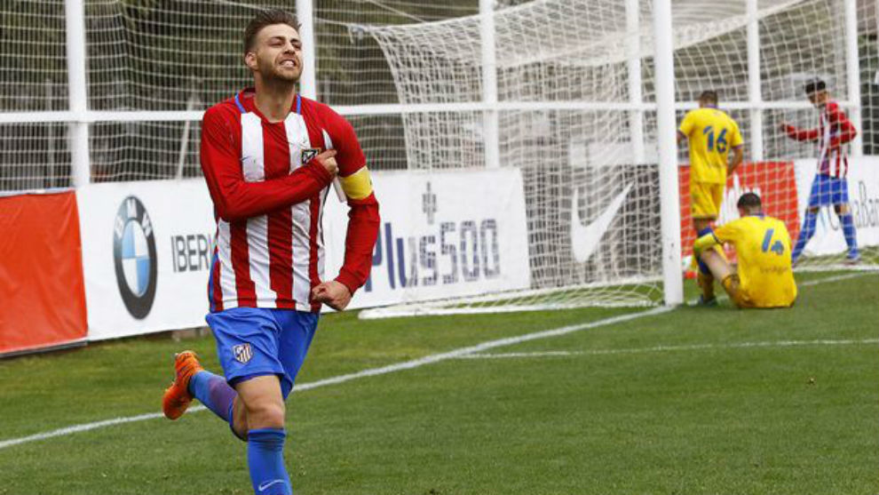 Sergi Gonzlez celebra un gol con el filial frente al Alcorcn B.