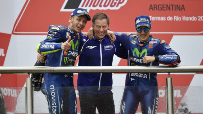 Lin Jarvis, junto a Rossi y Viales en el podio del pasado GP de...