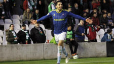 Borja Iglesias celebra un gol con el filial del Celta.