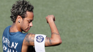 Neymar (25), durante un partido en Brasil