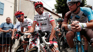 Alberto Contador antes de la decimoquinta etapa del Tour de Francia.
