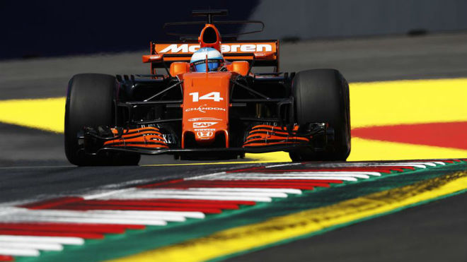 Alonso pilota su MCL32 en el pasado GP de Austria.