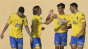 Los jugadores de la UD Las Palmas durante un partido.
