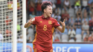 Amanda Sampedro celebra el segundo gol de Espaa ante Portugal.