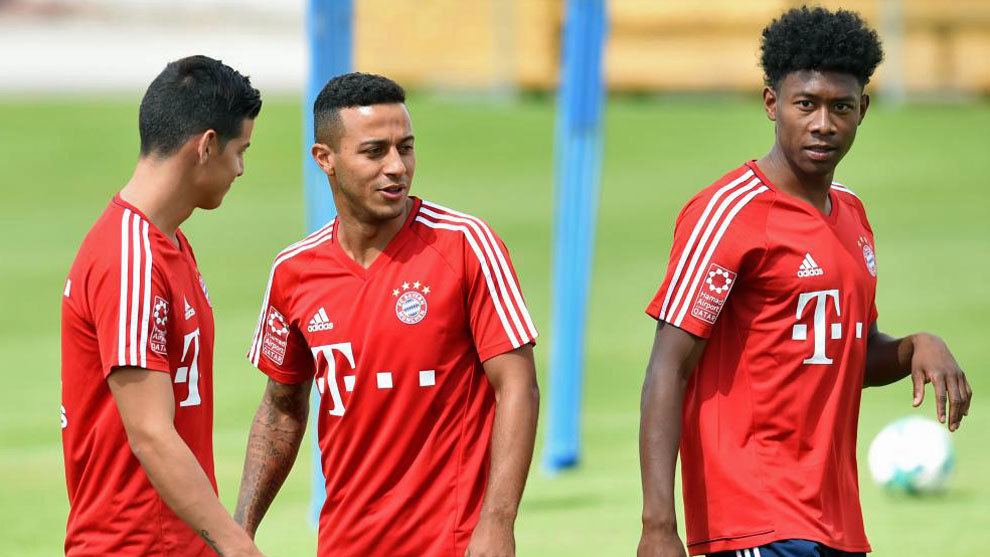 Thiago, junto a Alaba y a James en la pretemporada del Bayern