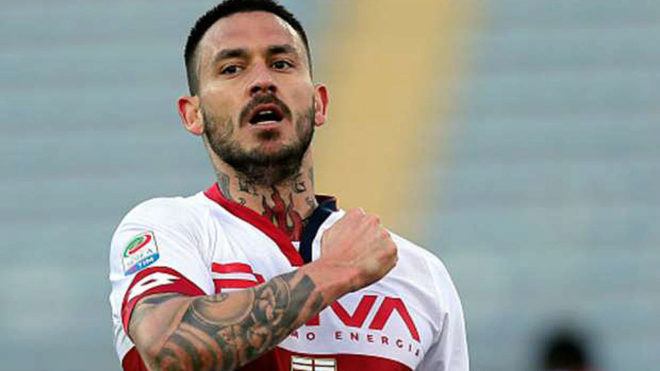 Mauricio Pinilla, con la camiseta del Genoa.