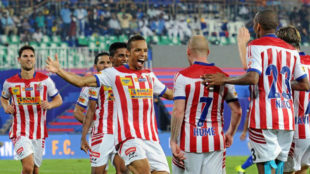 Los jugadores del Kolkata celebran un gol el curso pasado