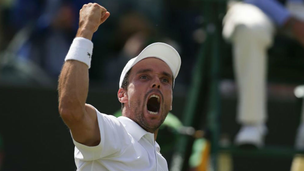 Roberto Bautista celebra una victoria en Wimbledon.