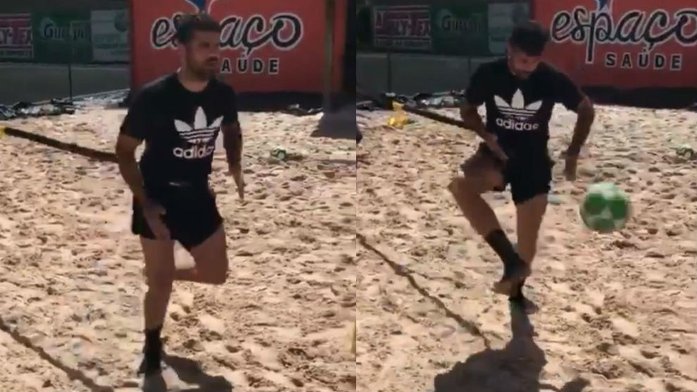 Diego Costa, entrenndose sobre la arena de la playa.