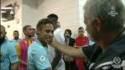 Mourinho saludando a Neymar antes del partido.