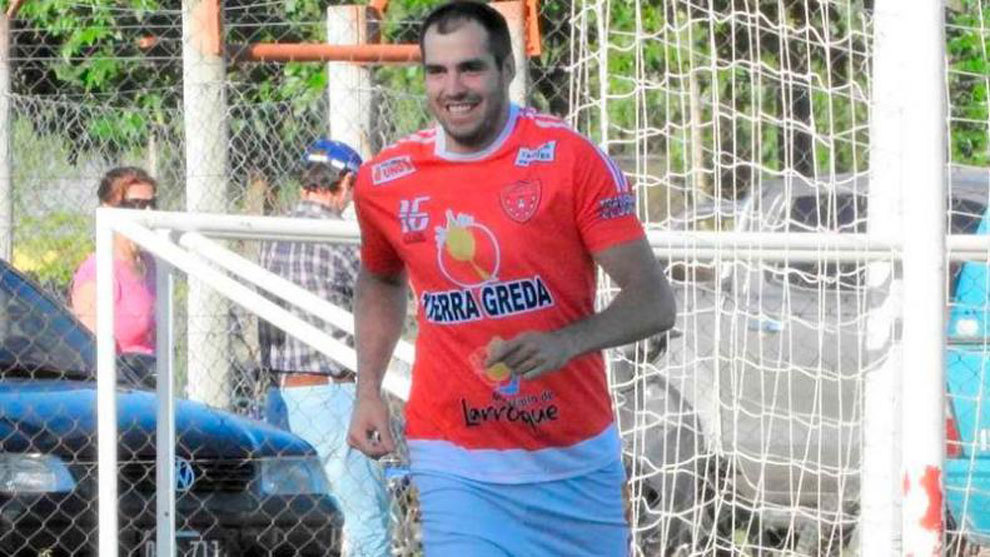 Alejandro Bentez (30), con la camiseta del Central Larroque