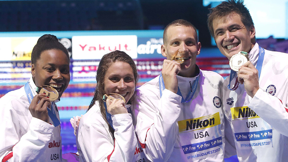 Estados Unidos domina el podio en el séptimo día de natación en Budapest