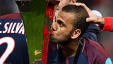 Dani Alves besa la Supercopa de Francia que conquist este sbado...