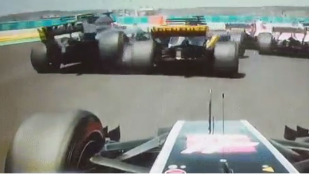 Momento del empujn de Hulkenberg a Grosjean