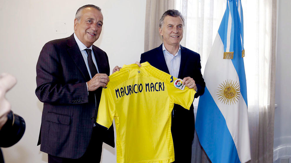 Fernando Roig, presidente del Villarreal, junto a Mauricio Macri.