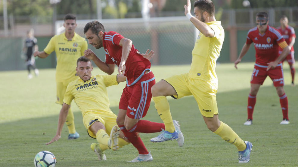 Borja Iglesias en el partido ante el Villarreal B.