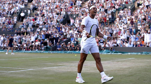 Nadal (31) celebra tras ganar un partido en Wimbledon