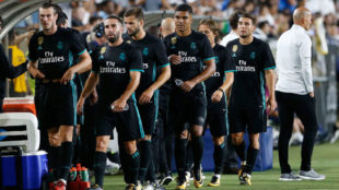 Jugadores del Real Madrid con el uniforme negro