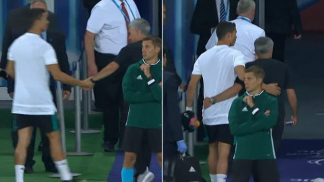 El saludo entre Mourinho y Cristiano al descanso