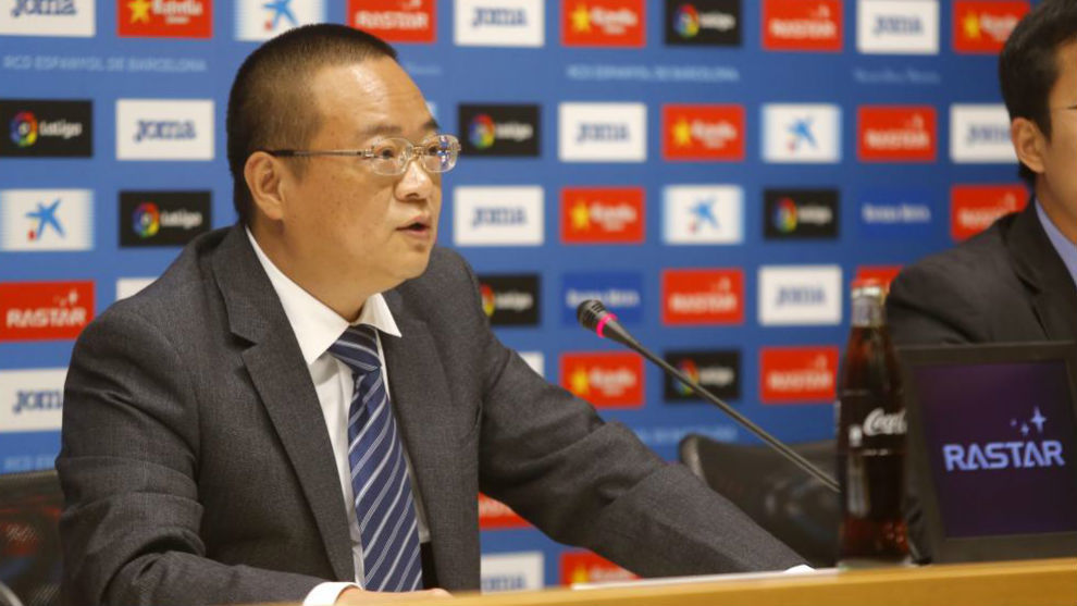Chen Yansheng, durante una rueda de prensa en el RCDE Stadium.
