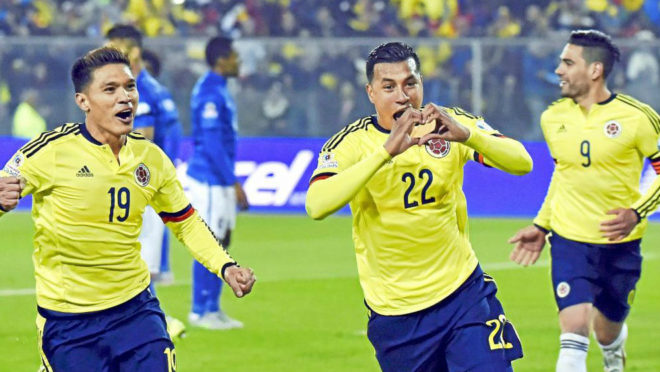 Murillo celebra un gol con Colombia.