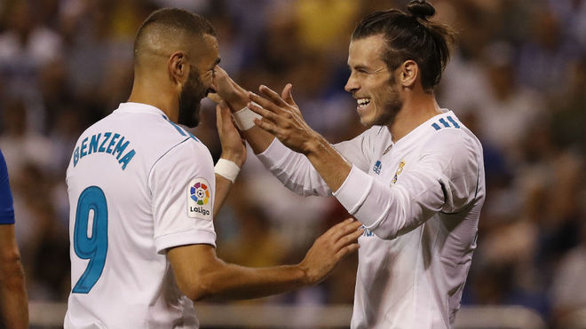 Bale y Benzema, celebran el primer gol del Real Madrid.